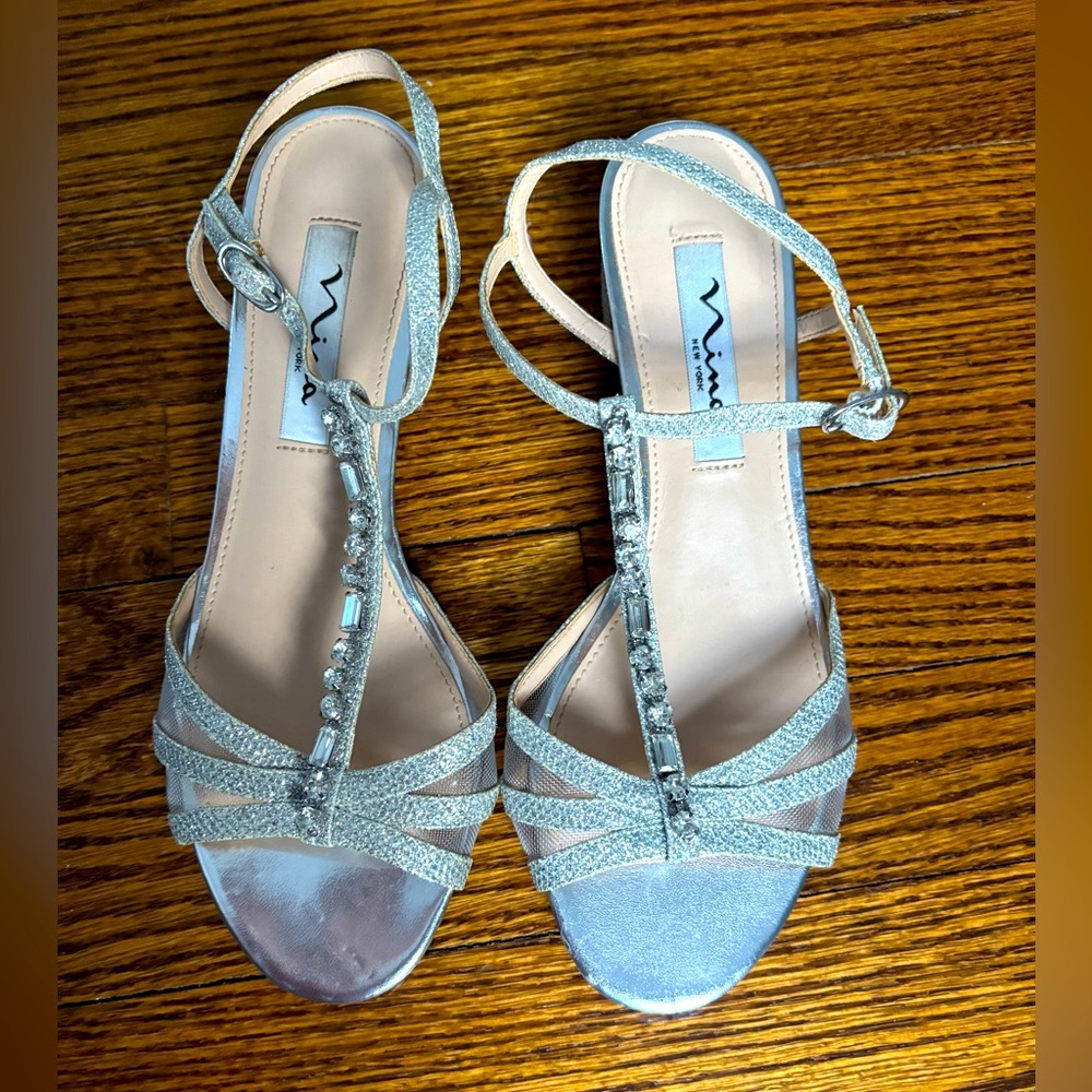 Nina Sandals girls size 7W